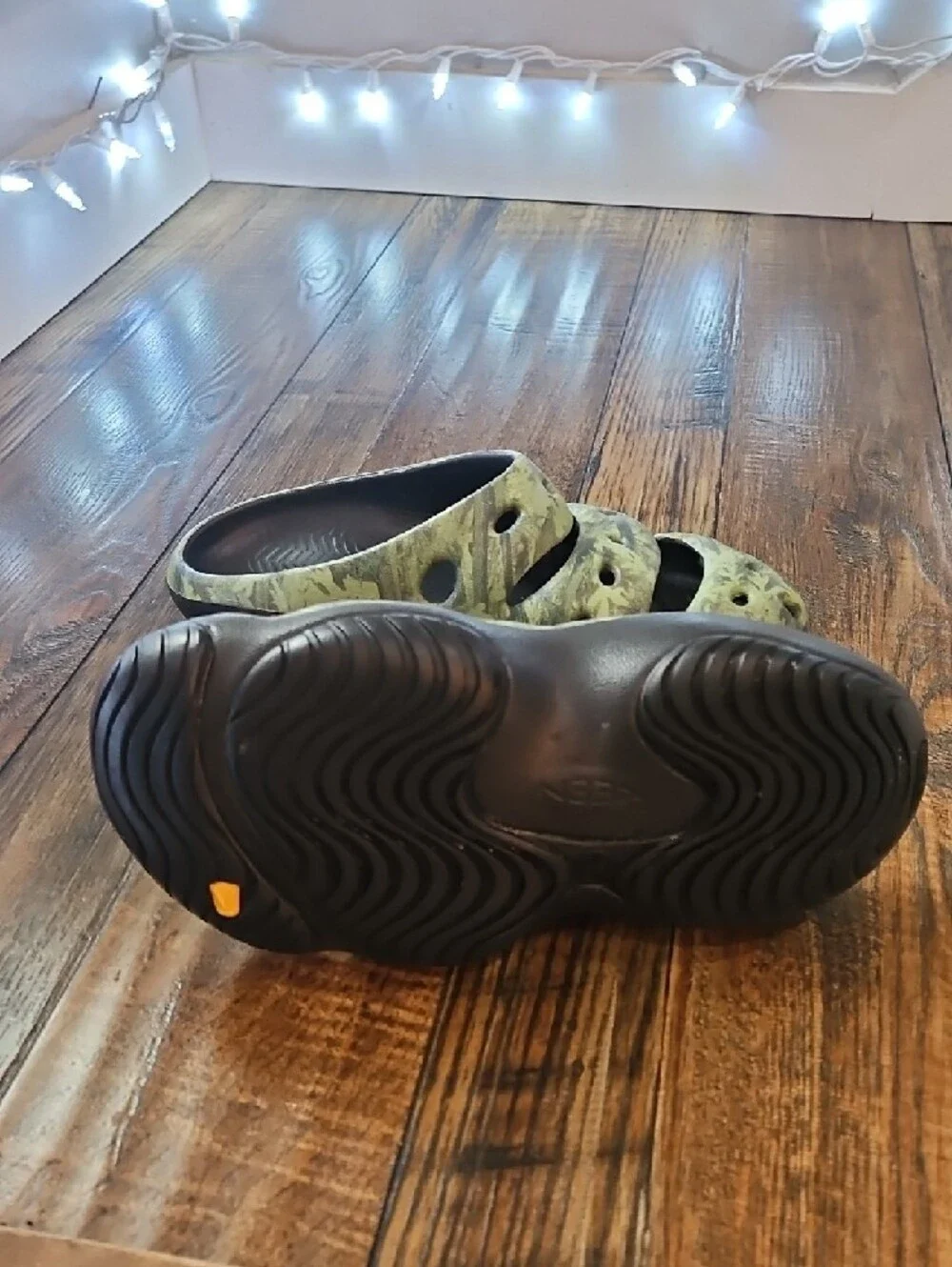Keen Men's Slip-On Clogs in Army Green Camouflage (Sz.8)